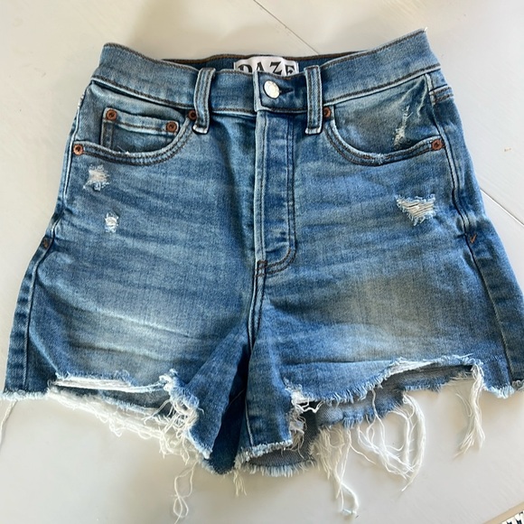 Daze size 25 Denim Jean Cut Off Shorts - Picture 1 of 5